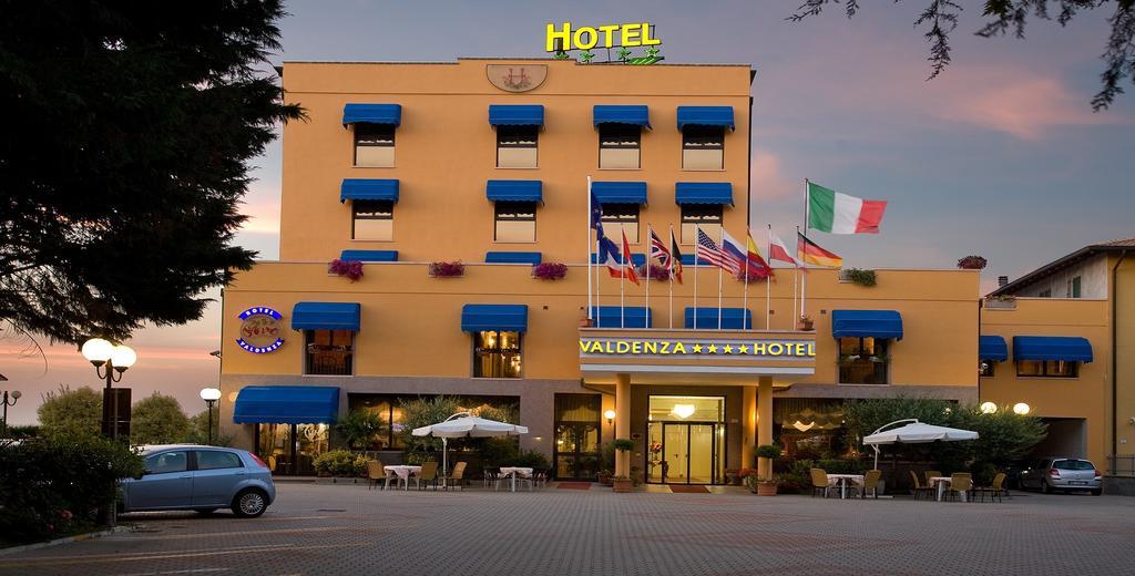 Valdenza Hotel Campegine المظهر الخارجي الصورة